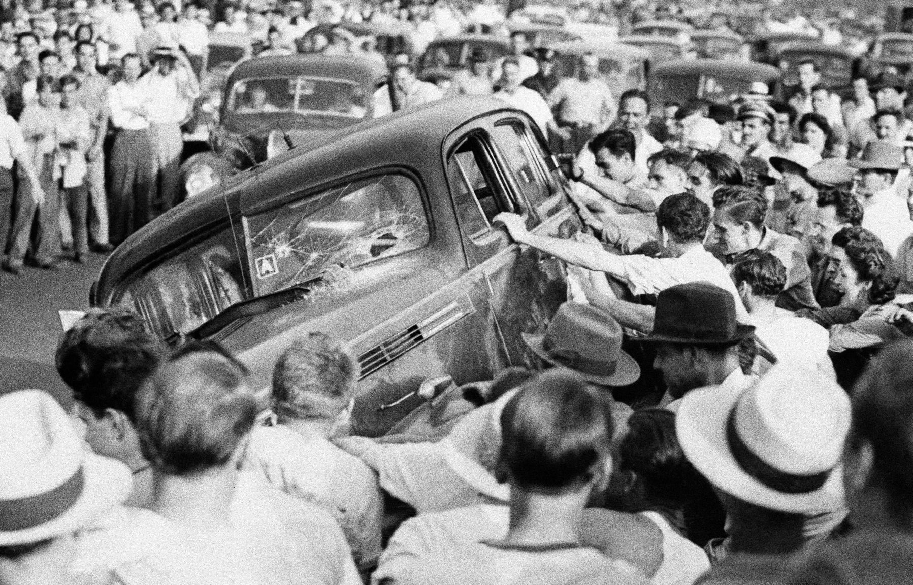 1943: Race riots
